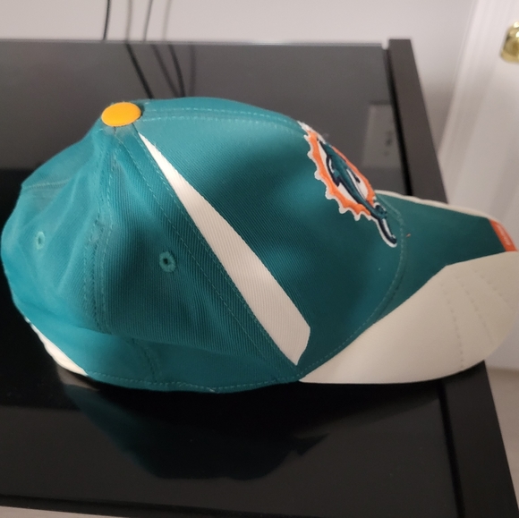 Miami Dolphins Hat - Picture 2 of 3
